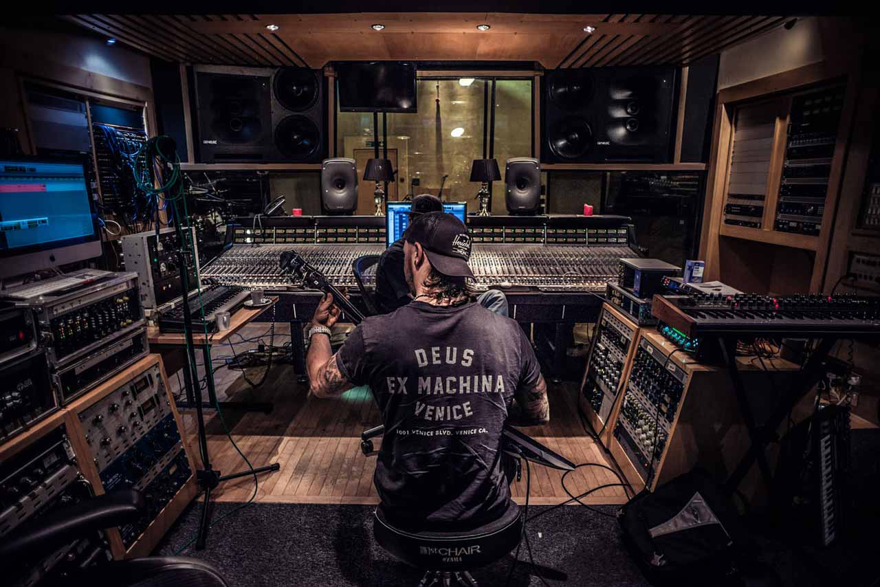 استودیو حرفه ای