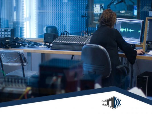 نرم‌افزارهای استودیو صدا در حال ضبط و کارکردن با نرم افزار