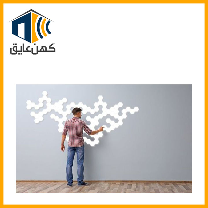 طراحی خلاقانه لامپ لمسی در روی دیوار به صورت منحنی