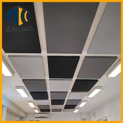 نمای نزدیک از بافت پارچه عایق صوتی روی سقف.